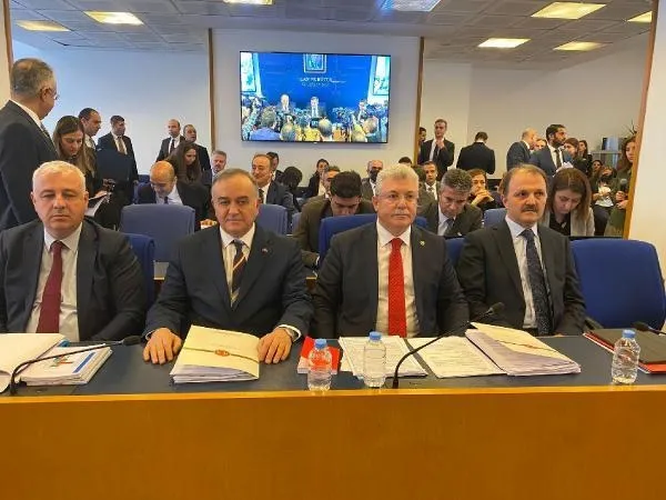 Milyonları ilgilendiren EYT'de komisyon görüşmeleri başladı! AK Parti tarihi açıkladı: "Salı günü Genel Kurul gündemine almayı planlıyoruz"-6