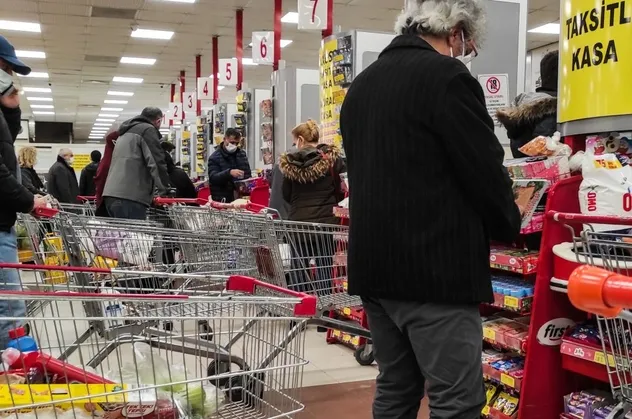 İçişleri Bakanlığı'ndan marketlere tam kapanma genelgesi! Marketlerde neler satılacak neler satılmayacak? Online alışveriş olacak mı?