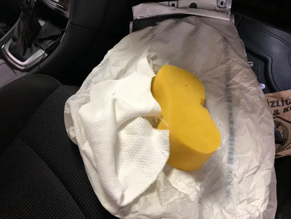 ikinci-el-otomobil-alirken-dikkat-hava-yastigi-airbag-yerine-sunger-koyuyorlar-1609321916309.jpg İkinci el otomobil alırken dikkat! Hava yastığı (airbag) yerine sünger koyuyorlar-7