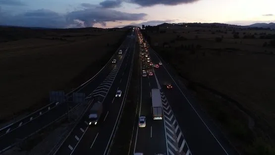 Karadeniz bağlantı yolunda trafik yoğunluğu devam ediyor-1