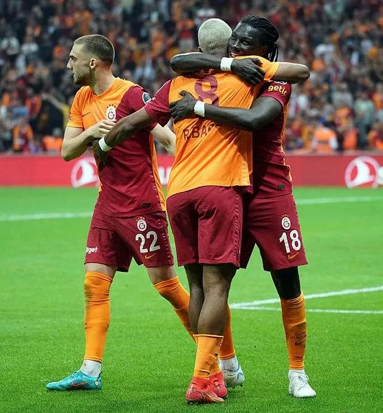 galatasaray-ligdeki-son-ic-saha-macinda-adana-demiri-maglup-etti-1652735717278.jpeg Galatasaray ligdeki son iç saha maçında Adana Demir'i mağlup etti-4