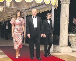 Melania çiçek açtı