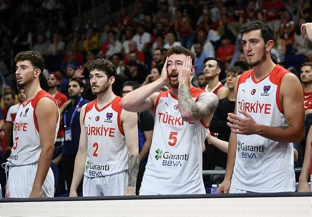 Türkiye 2022 Avrupa Basketbol Şampiyonası'ndan son 16 turunda elendi!-6