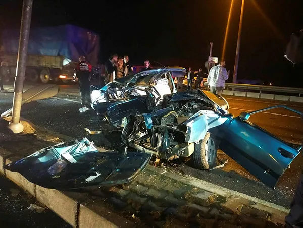 Aydın'da feci kaza! Tofaş hurdaya döndü!-6