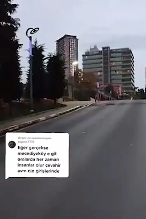 zaman-yolcusu-bu-kez-istanbuldan-cikti-takvimler-2031i-gosteriyor-dedi-soyledikleri-korkunc-1713952129831.jpg Zaman yolcusunun yeni durağı İstanbul oldu! "2031'den geliyorum" dedi! Yollar boş caddeler sokaklar...-6