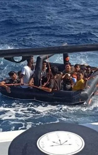 İzmir'de Yunanistan unsurlarınca Türk kara sularına geri itilen 388 sığınmacı kurtarıldı