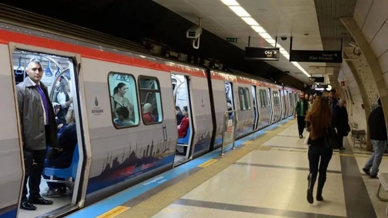 İstanbul Valiliği çok sayıda metro istasyonunun 15.00'ten sonra geçici olarak kapatılacağını duyurdu (takvim.com.tr | Arşiv)