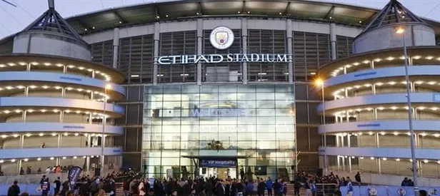 Dev maçta bomba alarmı!