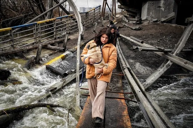 bm-rusya-ukrayna-savasinin-10-gununde-duyurdu-1-milyon-368-bin-864-multeci-ukraynadan-komsu-ulkelere-gecti-1646495327599.jpeg BM, Rusya - Ukrayna savaşının 10. gününde duyurdu: 1 milyon 368 bin 864 mülteci Ukrayna'dan komşu ülkelere geçti-2