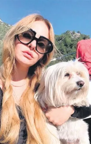 Naz Elmas'ın deniz keyfi