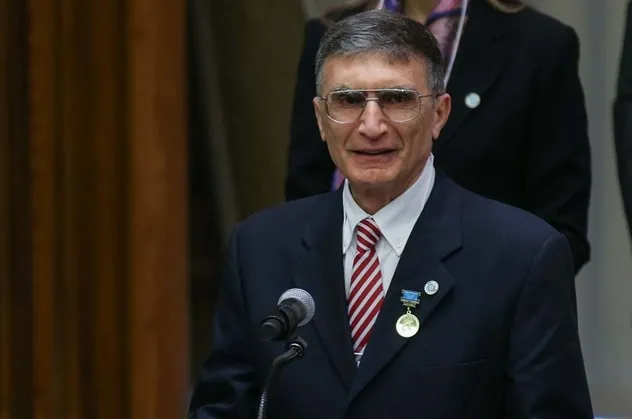 İlham Aliyev'den Aziz Sancar'a ödül