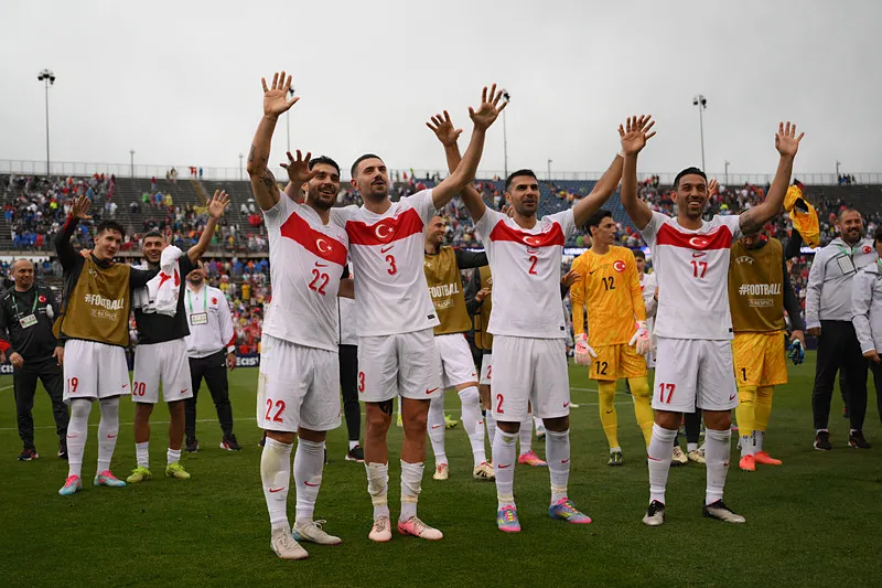 Vincenzo Montella'dan orta saha kararı! Meksika maçının ilk 11'i netleşti - 10