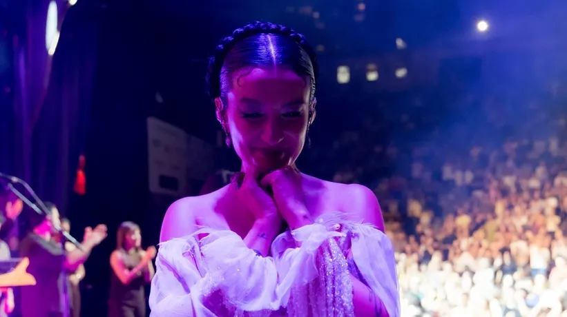 Melike Şahin’den doğum öncesi son konser: Aşırı tuhaf hisler yaşıyorum