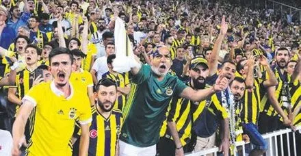 Fenerli bilet bırakmadı