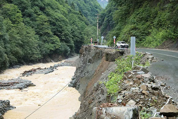 Rize'de 91 yılın en fazla yağışı! Metrekareye 271 kilo yağış!-4