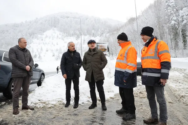 son-dakika-istanbul-ankara-arasindaki-d-100-devlet-yolu-ve-tem-otoyolu-tum-araclar-icin-trafige-acildi-1643019385372.jpg SON DAKİKA: İstanbul-Ankara arasındaki D-100 Devlet Yolu ve TEM Otoyolu tüm araçlar için trafiğe açıldı-4