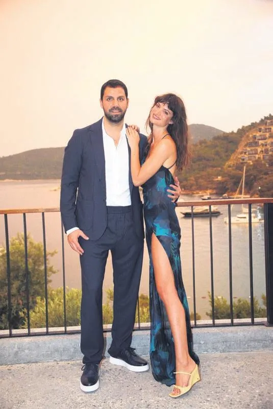 yildirim-carpti-1654461258321.jpeg Miss Turkey güzeli Şevval Şahin'i Bodrum'da 'Yıldırım' çarptı!-4