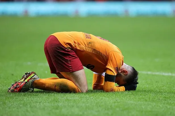 trabzona-yenilen-galatasaray-ligin-dibine-demir-atti-taraftardan-istifa-sesleri-1642970654278.jpeg Trabzonspor’a yenilen Galatasaray ligin dibine demir attı! Taraftardan istifa sesleri-2