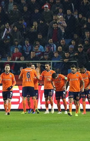 Lider Başakşehir Trabzon’da kritik bir 3 puanı hanesine yazdırdı