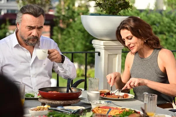 cezayiri-endiselendiren-olay-iste-ben-bu-cihana-sigmazamin-38-bolumunden-ipuclari-1695629337657.jpg Cezayir’i endişelendiren olay! İşte Ben Bu Cihana Sığmazam’ın 38. bölümünden ipuçları...-3