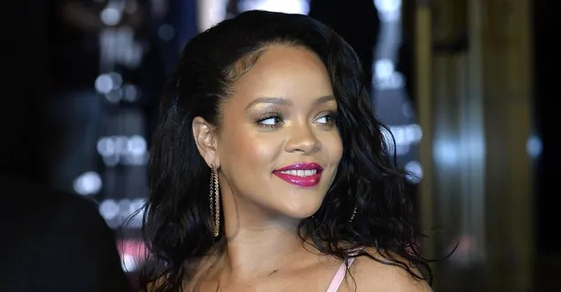 Rihanna’dan annelik sinyali
