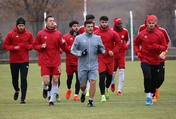 Sivasspor Teknik Direktörü Rıza Çalımbay açıkladı! Emre Kılınç ve Mert Hakan Yandaş...-1
