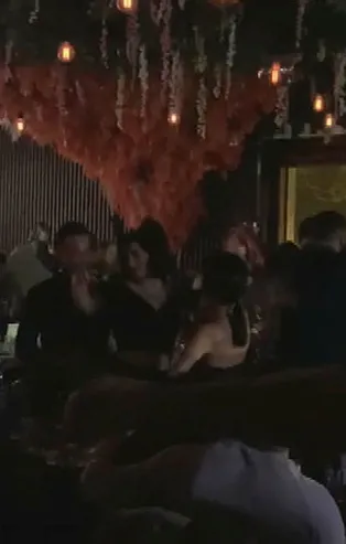 İstanbul Ortaköy'de pes dedirten görüntüler! Koronavirüs tedbirleri yine hiçe sayıldı!