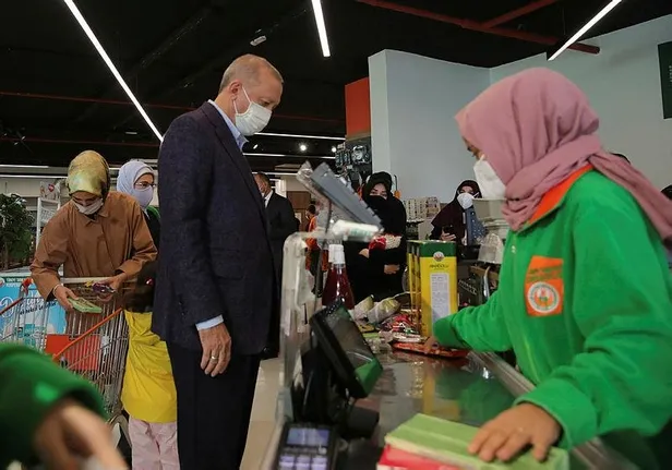 son-dakika-baskan-recep-tayyip-erdogandan-fahis-fiyat-aciklamasi-bin-magaza-daha-acacagiz-1633274930780.jpeg SON DAKİKA: Başkan Recep Tayyip Erdoğan'dan fahiş fiyat açıklaması: Bin yeni market açacağız-2