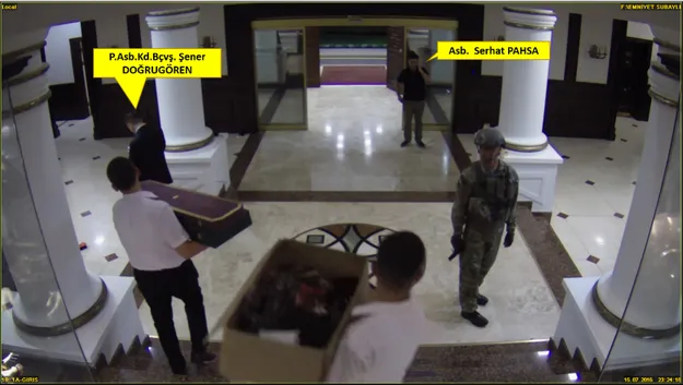 İşte Akar’ın FETÖ’cüler tarafından götürülme anı-1