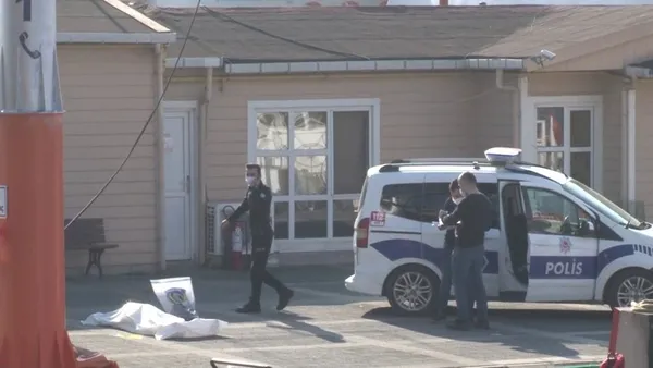 15-temmuz-sehitler-koprusunden-atlayan-adamin-cansiz-bedeni-uskudar-haremden-karaya-cikarildi-1635857925344.jpg 15 Temmuz Şehitler Köprüsü'nden atlayan adamın cansız bedeni Üsküdar Harem'den karaya çıkarıldı-2