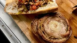 Yunanistan bir lezzetimizi daha sahiplendi: Kokoreç oldu size ‘Kokoretsi’