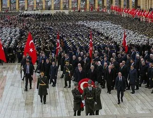 Devletin zirvesi Anıtkabirde