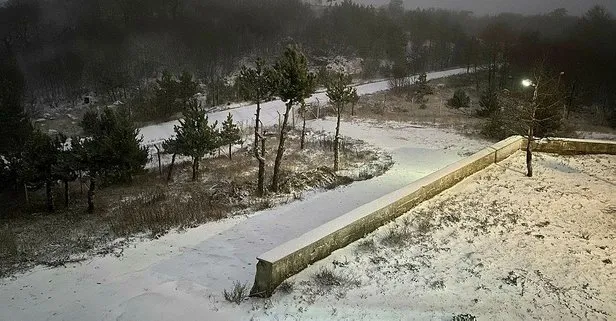 Zirve bembeyaz! Balıkesir’e mevsimin ilk karı düştü