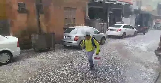 Diyarbakır’da dolu yağışı: Vatadaş arabasına koştu