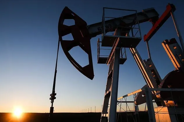 'Petrol yok' diye üzerine beton dökülen kuyulardan petrol fışkırıyor: Türkiye petrol üretiminde rekor kırdı!