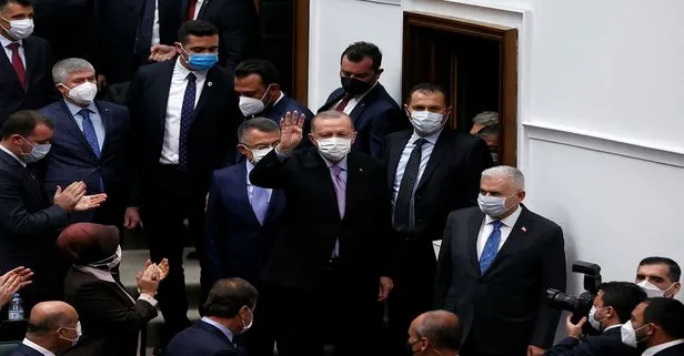 SON DAKİKA: AK Parti Grup Toplantısı’nda ayakta alkışlanan video! Başkan Erdoğan tüm icraatları izletti