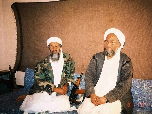 abd-operasyonlarinin-imza-fuzesi-r9x-hellfire-eymen-el-zevahiri-alti-bicakli-ninjadan-kacamadi-1659438217447.jpeg ABD operasyonlarının imza füzesi R9X Hellfire! Eymen el-Zevahiri 'altı bıçaklı ninja'dan kaçamadı-10