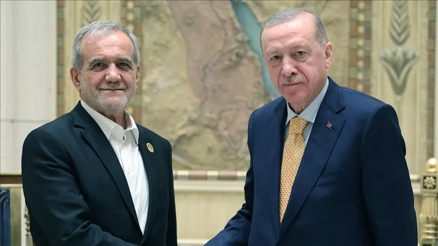 baskan-erdogandan-bayram-telefonu-iran-cumhurbaskani-pezeskiyan-ile-gorustu-1779805753967.jpeg Başkan Erdoğan'dan bayram telefonu: İran Cumhurbaşkanı Pezeşkiyan ile görüştü-2