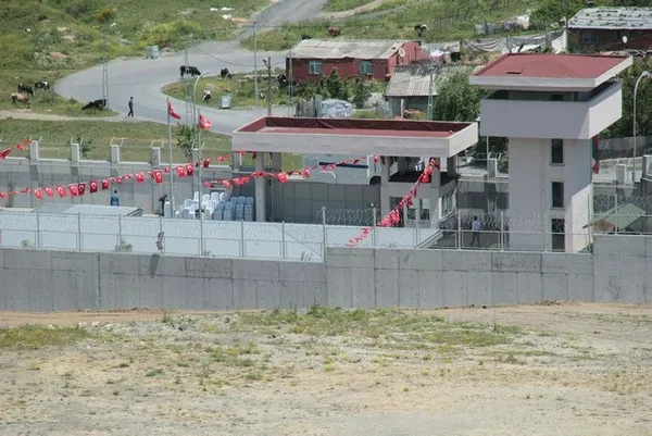 İstanbul'da "kale gibi" polis merkezi-2