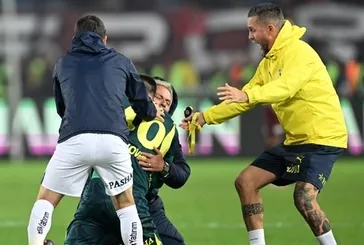 Cenk Tosun'dan esprili Mourinho paylaşımı!