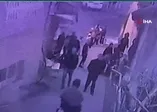 Fatih’te mahallelinin maskotu olan 8 aylık süs köpeği, bir kişinin bıçaklı saldırısına maruz kaldı