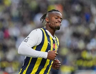 Forvette Batshuayi savunmada Djiku