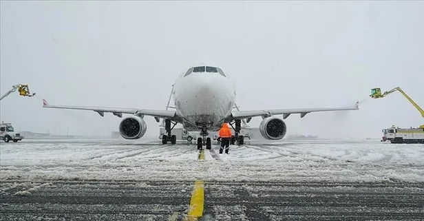 Seferler azaltıldı! İstanbul Havalimanı’nda uçuşlara kar engeli