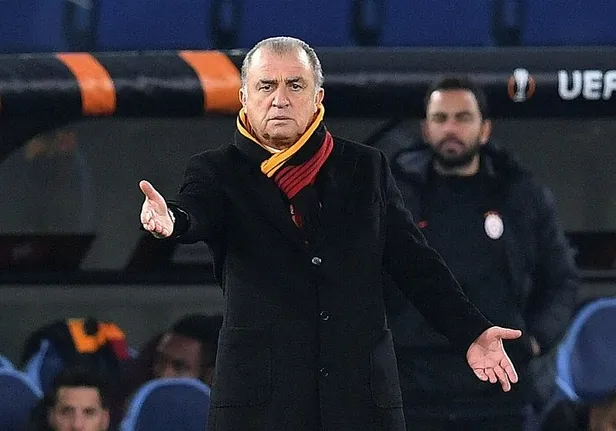 tarihi-fiyasko-kapida-galatasaray-kotu-bir-rekora-kosuyor-1640356913391.jpeg Tarihi fiyasko kapıda! Galatasaray kötü bir rekora koşuyor...-1