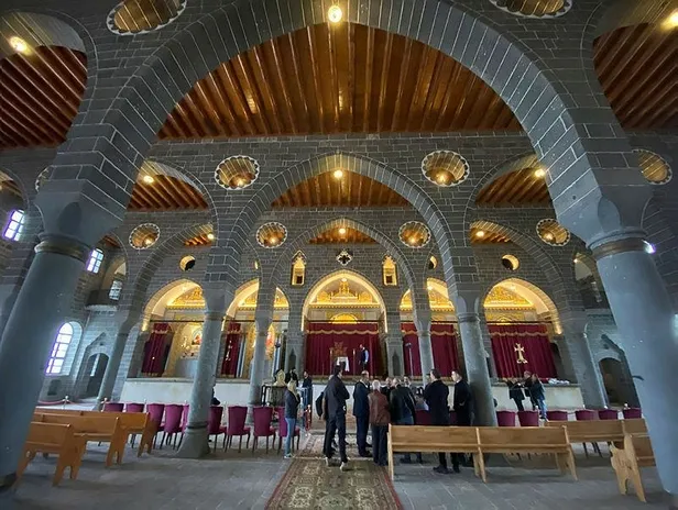 2.5 yıl süren projeyle onarıldı: Teröristlerin tahrip ettiği Ermeni Kilisesi Surp Giragos bugün açılıyor-4