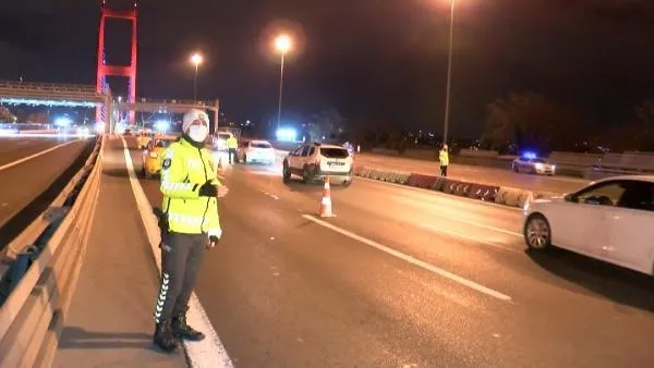 Son dakika: Sokağa çıkma kısıtlamasının uygulandığı ilk gece sıkı denetim! Polis tek tek durdurdu-4