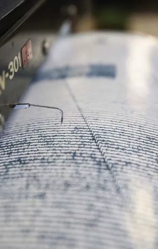 SON DAKİKA DEPREM: Denizli peş peşe 3 depremle sallandı!