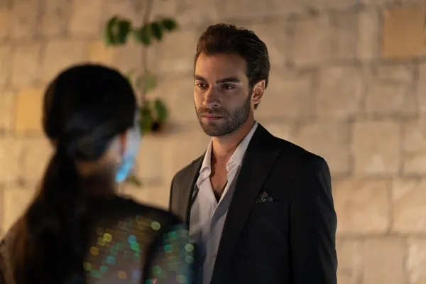 safir-8-bolum-2-fragmani-yayinlandi-bir-an-once-toparlanip-cik-buradan-1697722809207.jpg Safir 8. bölüm 2. fragmanı yayınlandı: Bir an önce toparlanıp çık buradan!-3