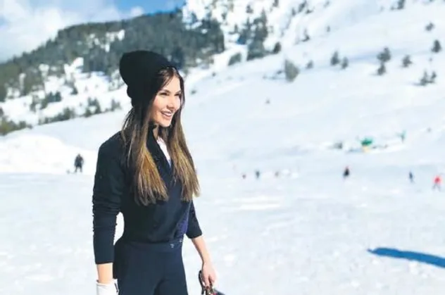Hatice Şendil hafta sonu tatilini Kartalkaya Kayak Merkezi'nde değerlendirdi