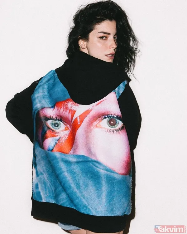 Merve Boluğur sınırları zorladı mini taytıyla direk dansı yaptı! İddialı pozuna Seda Sayan kayıtsız kalmadı sosyal medya yıkıldı - 6